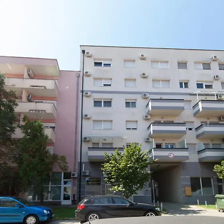 Apartman Aurelius - Private Parking Osijek Exterior foto