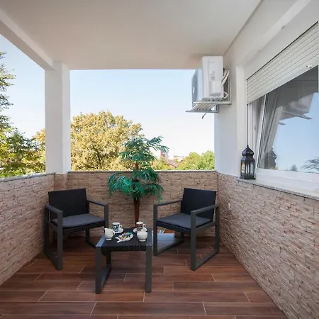 Apartman Aurelius - Private Parking Osijek Exterior foto